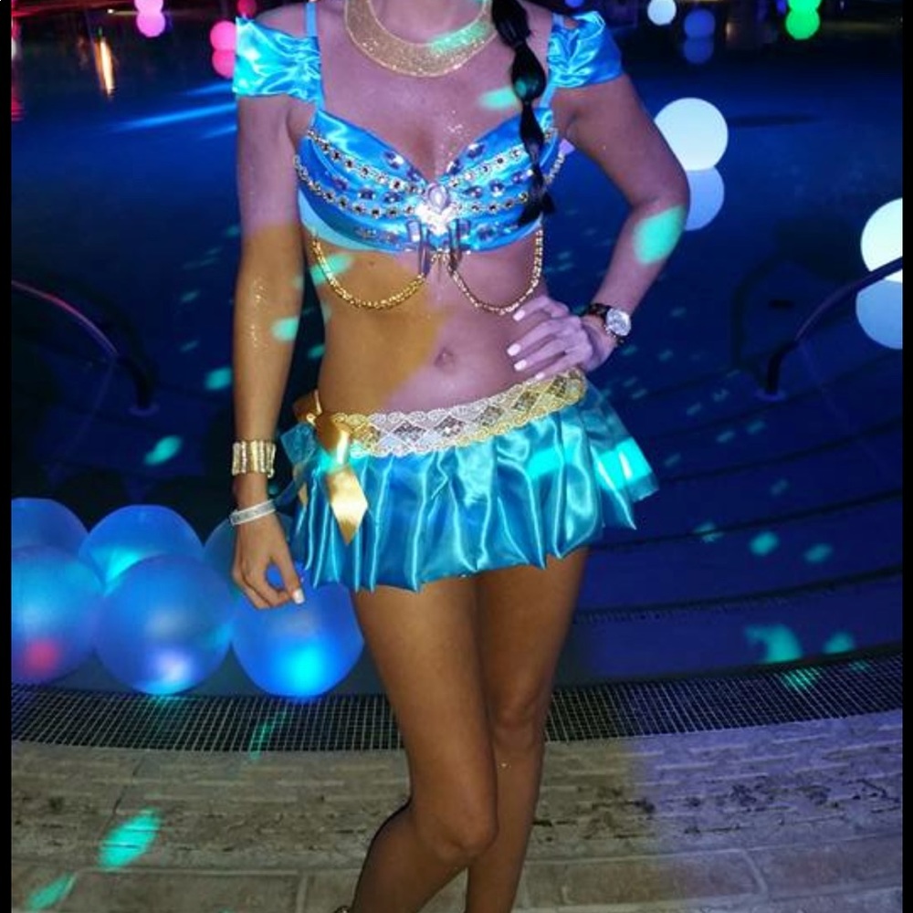 Two piece jasmine costume